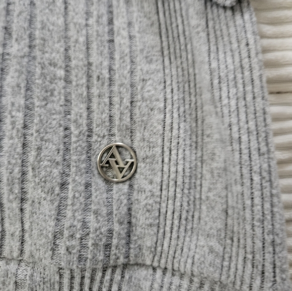 Adrienne Vittadini Gray Lace Detail Sweater Shirt Size L - Picture 5 of 9